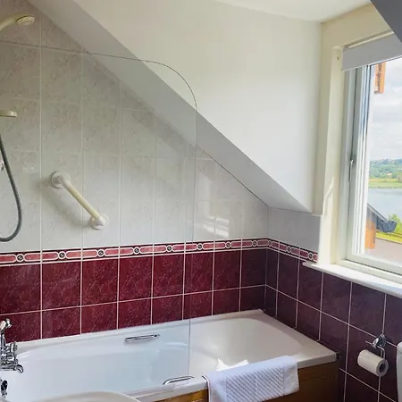 Дом отдыха 3 Bedroomed Sea View House Overlooking Bay Estuary *