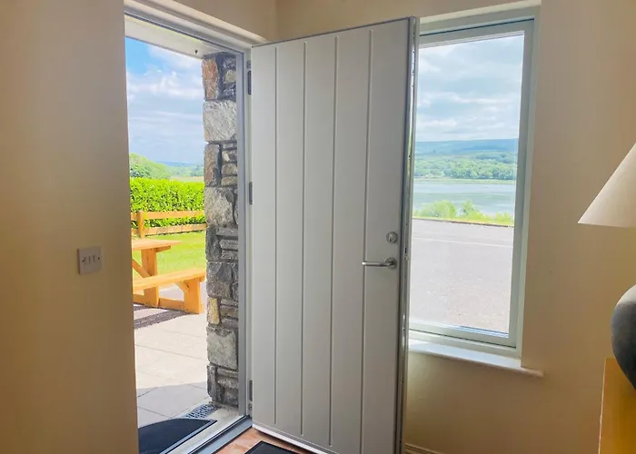 3 Bedroomed Sea View House Overlooking Bay Estuary