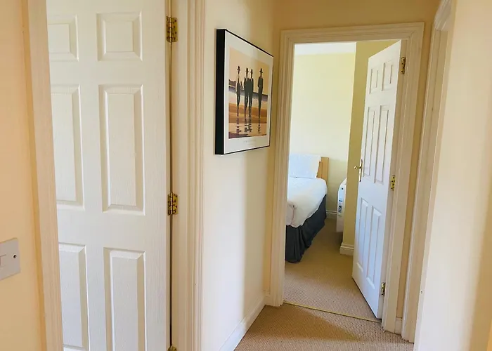 3 Bedroomed Sea View House Overlooking Bay Estuary *