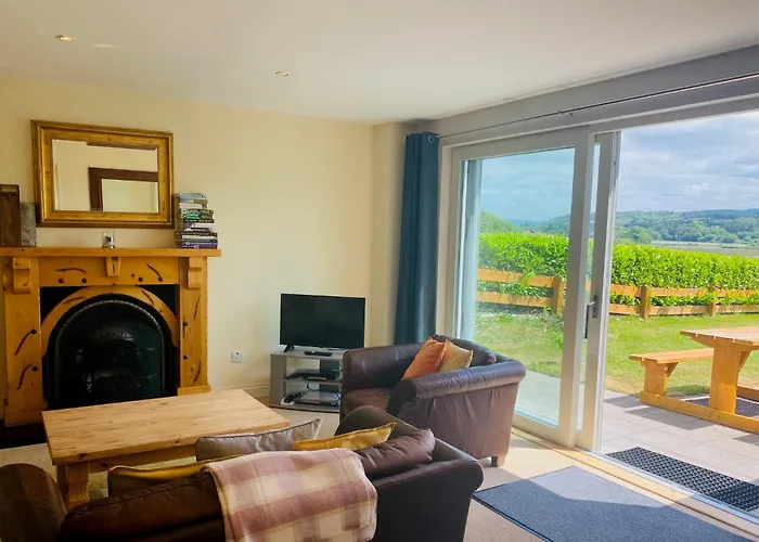 3 Bedroomed Sea View House Overlooking Bay Estuary *