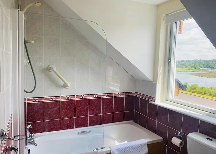 Dom wakacyjny 3 Bedroomed Sea View House Overlooking Bay Estuary *